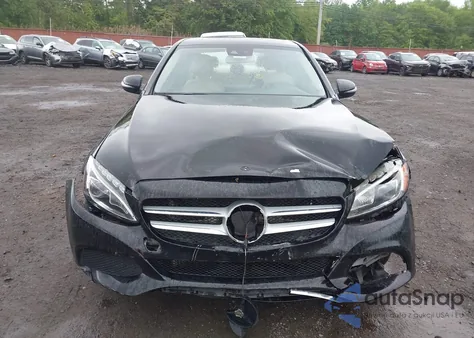 2016 Mercedes-Benz C 300 4Matic/Luxury 4Matic/Sport 4Matic z USA, uszkodzony, nr VIN WDDWF4KBXGR132354